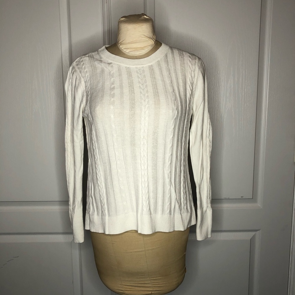 a new day cable knit White Sweater medium
